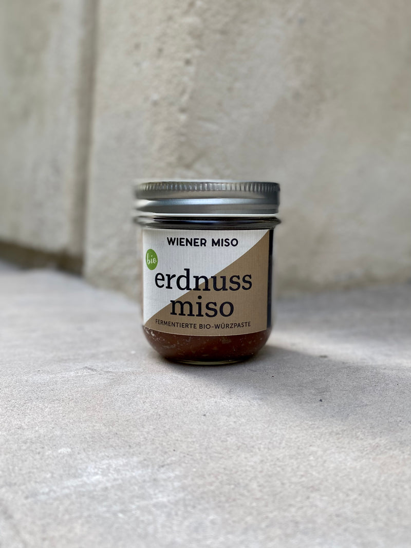 Ekologiczne miso z orzechów ziemnych od Wiener miso