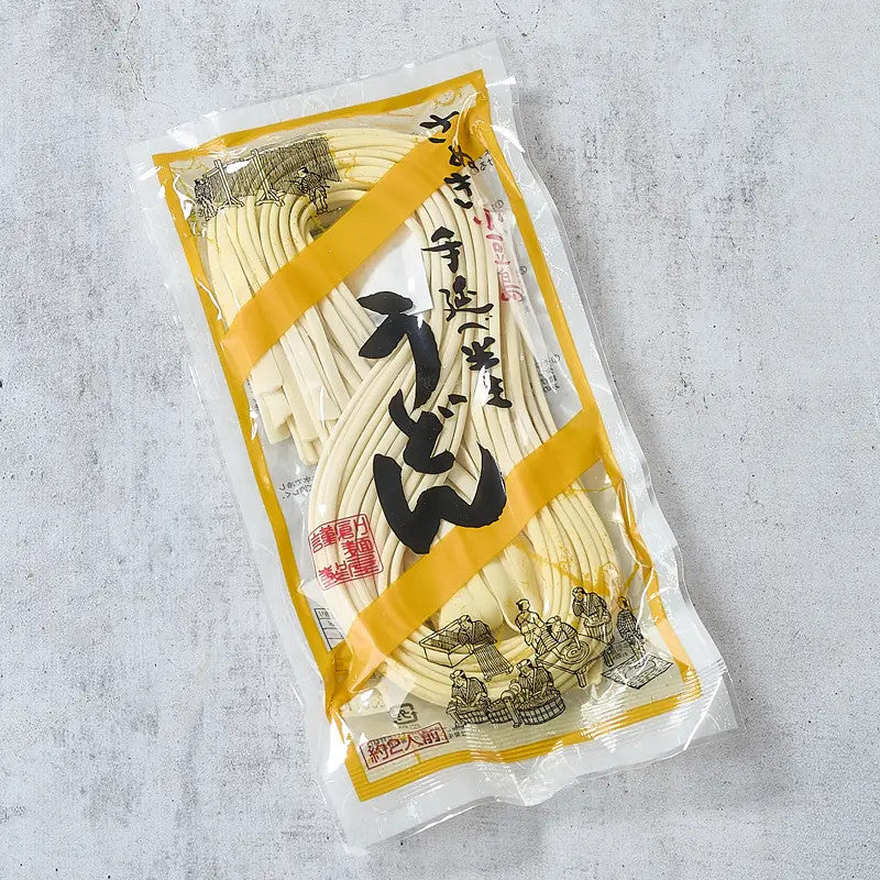 Ręcznie robiony makaron udon Tenobe